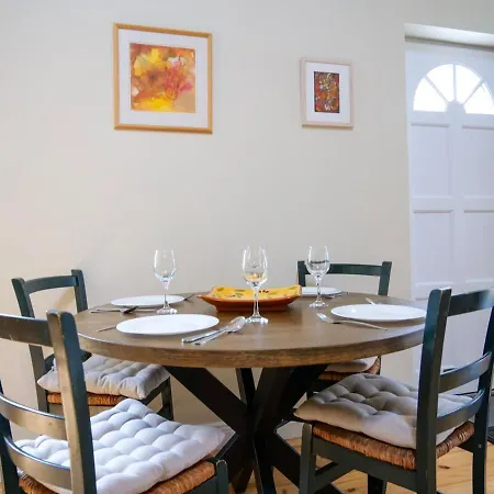Central Dingle Cottage דינגל