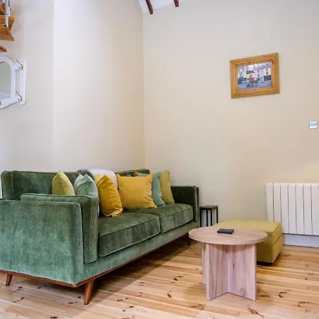 בית נופש Central Dingle Cottage דינגל